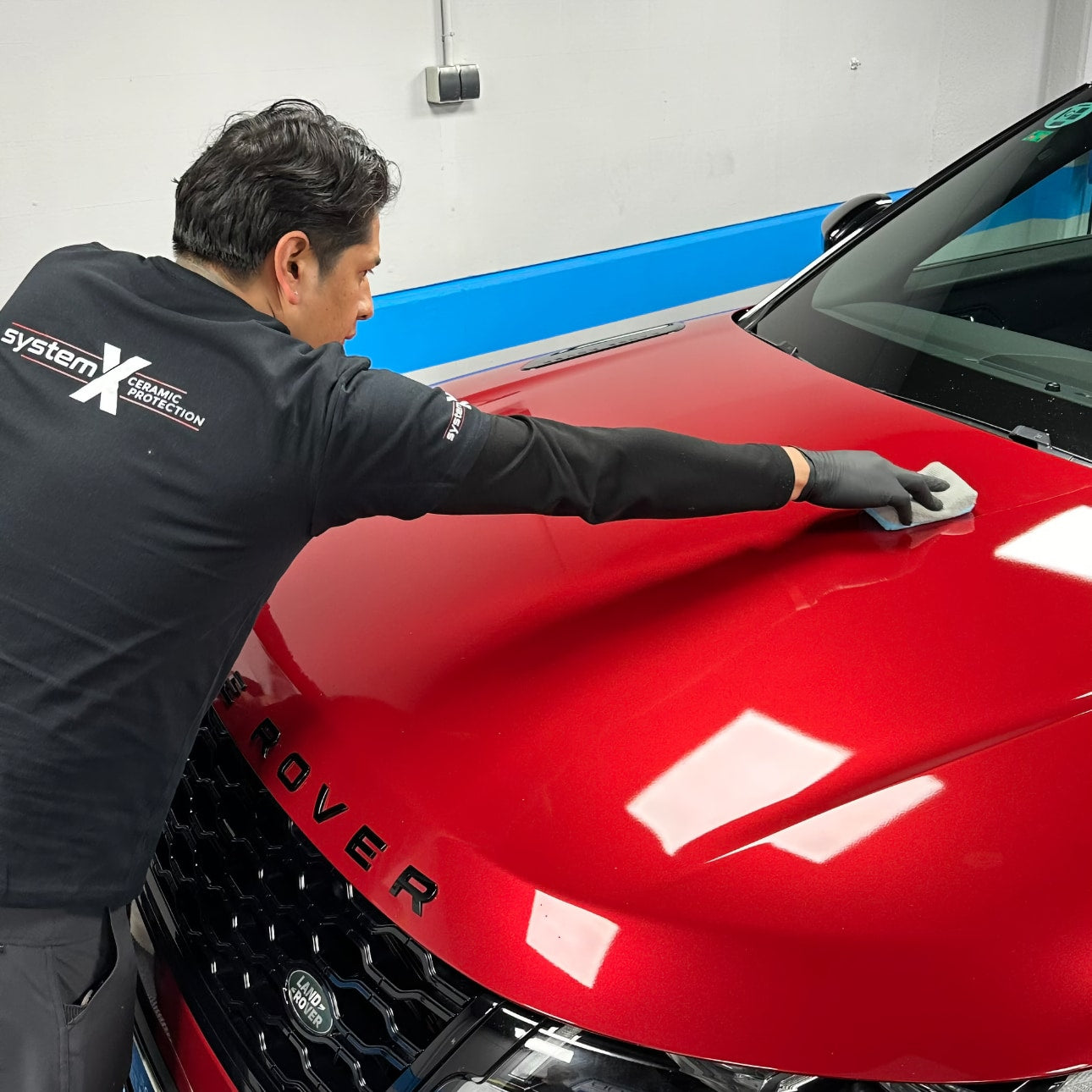 aplicando tratamiento cerámico