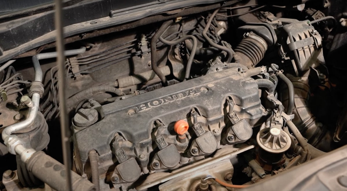 Cómo limpiar el motor del coche de forma segura