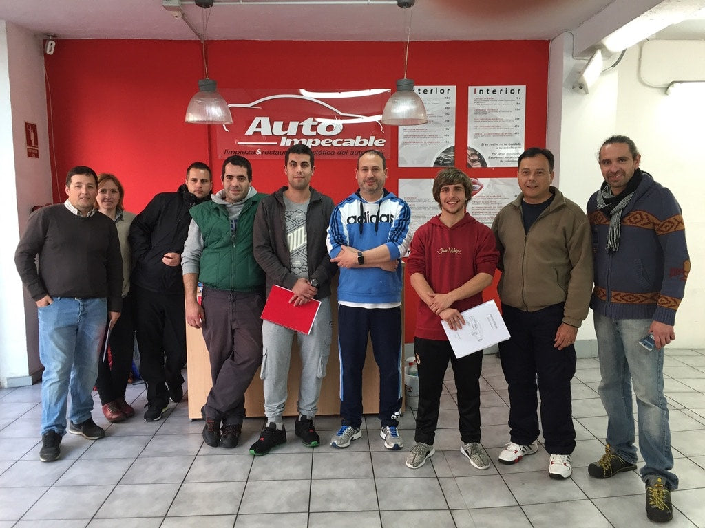 impartiendo los primeros cursos de detailing