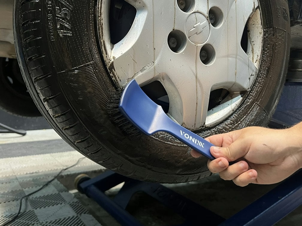 Vonixx Cepillo para limpieza de neumáticos