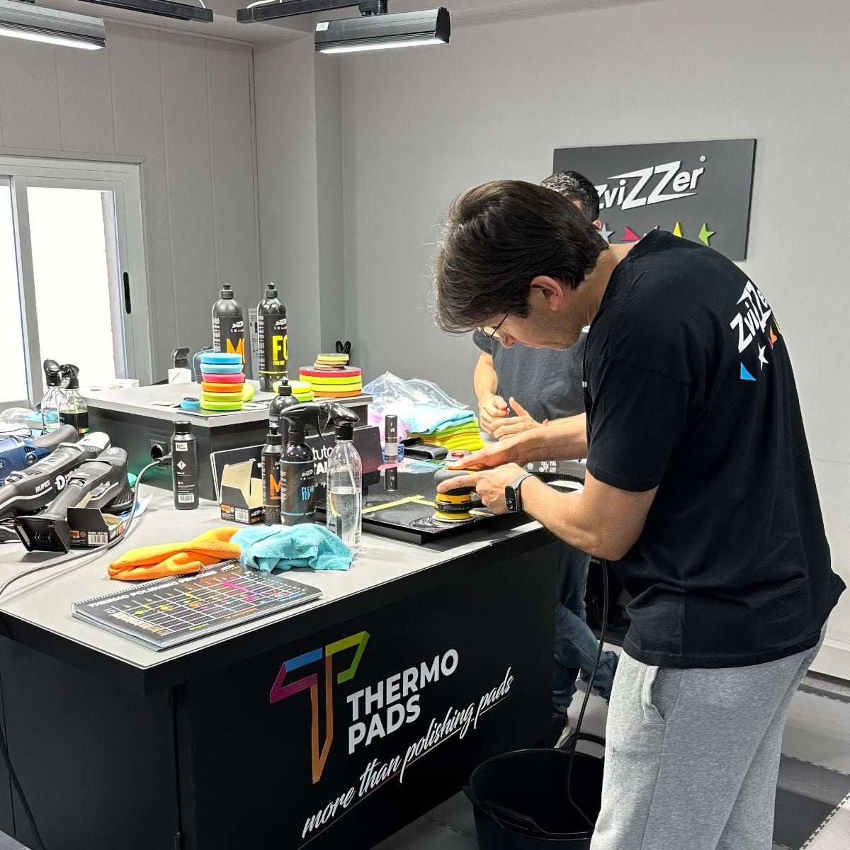 alumno lijando en curso